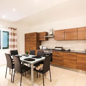 Triton Apartament Valletta